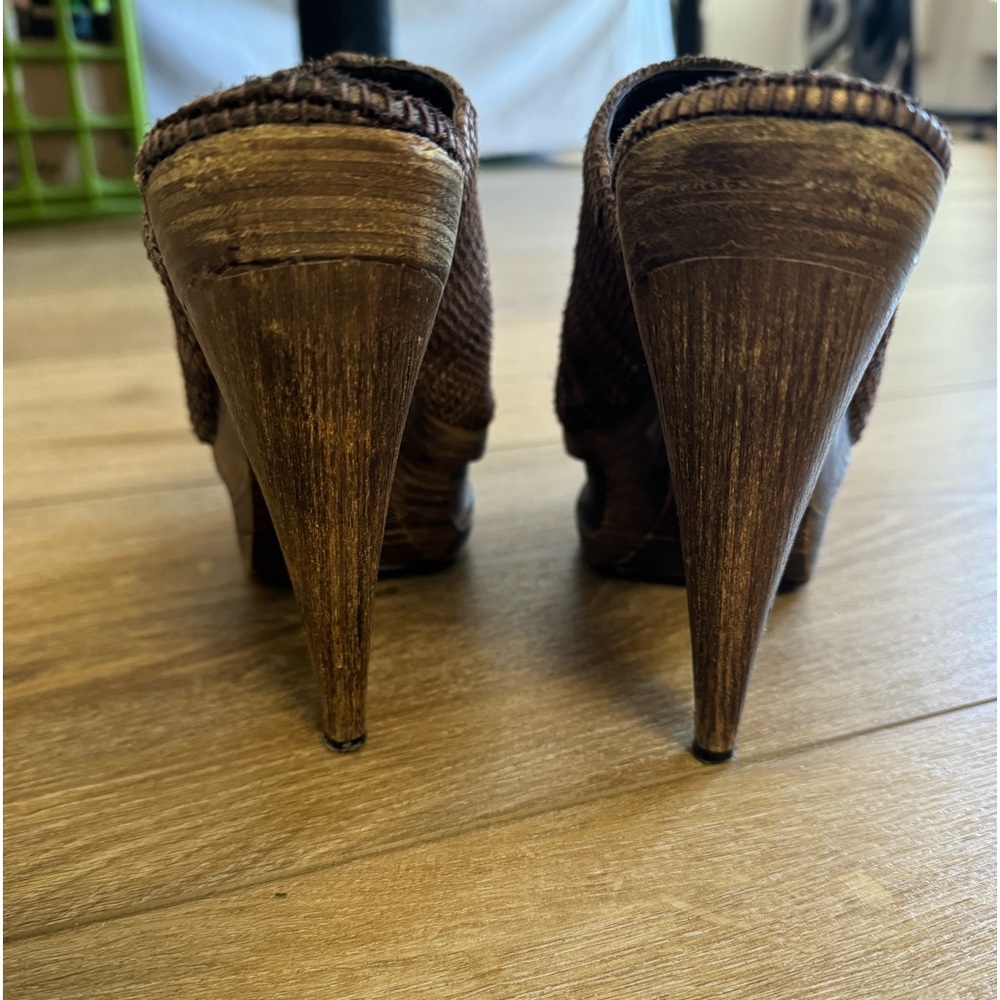 Elizabeth & James wood platforms - Picture 8 of 10